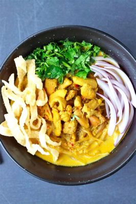 Khao Soi Gai - A Creamy Coconut Curry Symphony with Crunchy Noodle Textures!