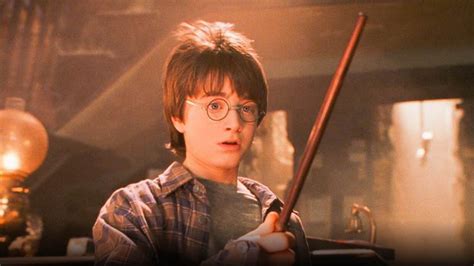 How Old Was Harry Potter in the First Movie: A Journey Through Time and Magic