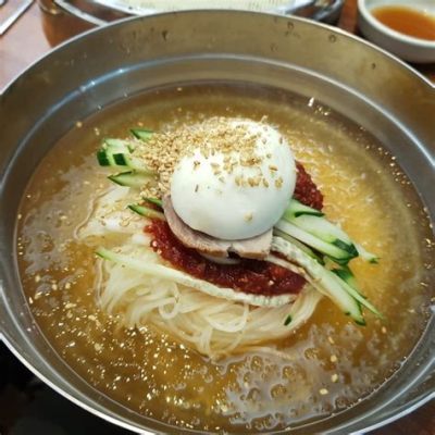  Milmyeon – A Refreshingly Cold Noodle Symphony with Savory and Spicy Depth!