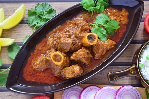  Spicy Hand-Grabbed Mutton Can Make Your Mouth Water and Transport You To the Gobi Desert With Every Bite!